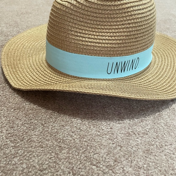 Straw hat - Picture 5 of 7